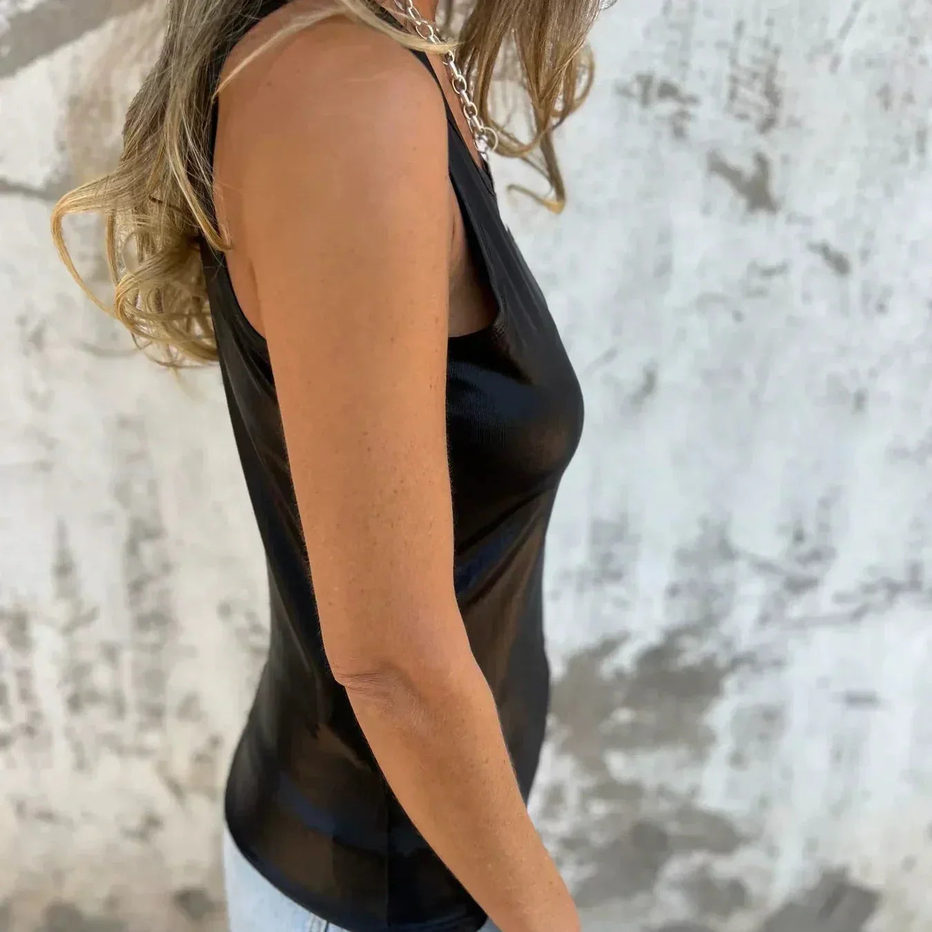 š„2025 HOT SALEš„ Shimmer Metallic Tank Top