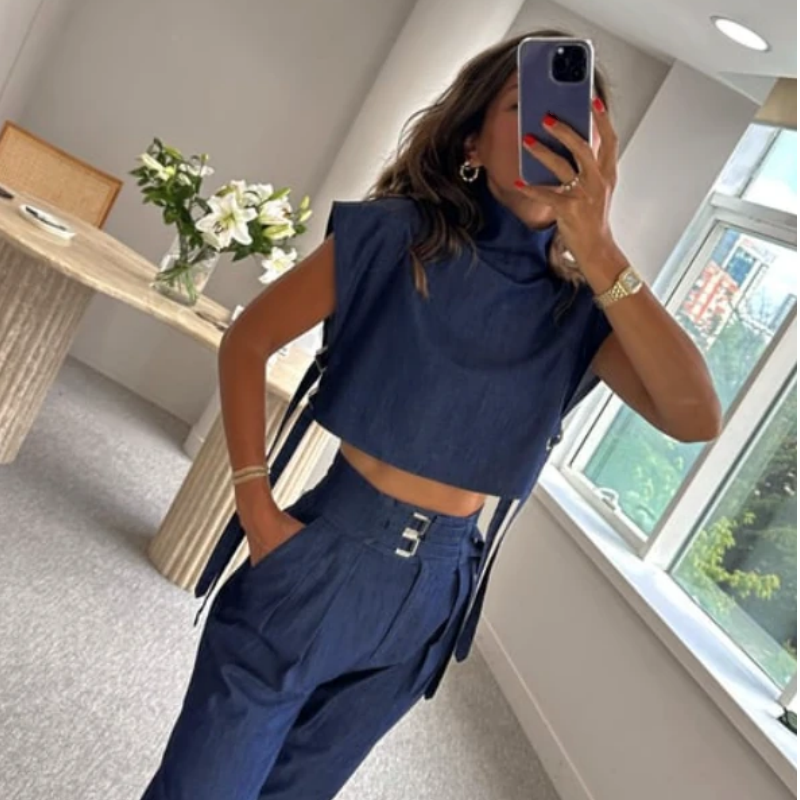 ⏳Time-limited Special⏰Women's Trendy Fashion High-Neck Short Top & High-Waist 3/4 Length Pants Outfits