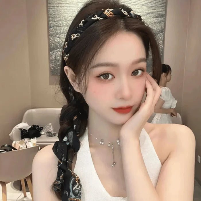 🔥Buy 1 Get 1 Free✨🌹Vintage Magic Hair Clip