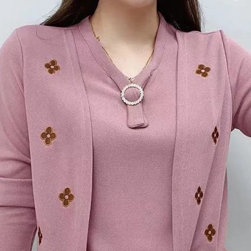 🍂Fall Specials Extreme Low Prices🍂Women's Elegant Embroidered Flowers V-Neck Top